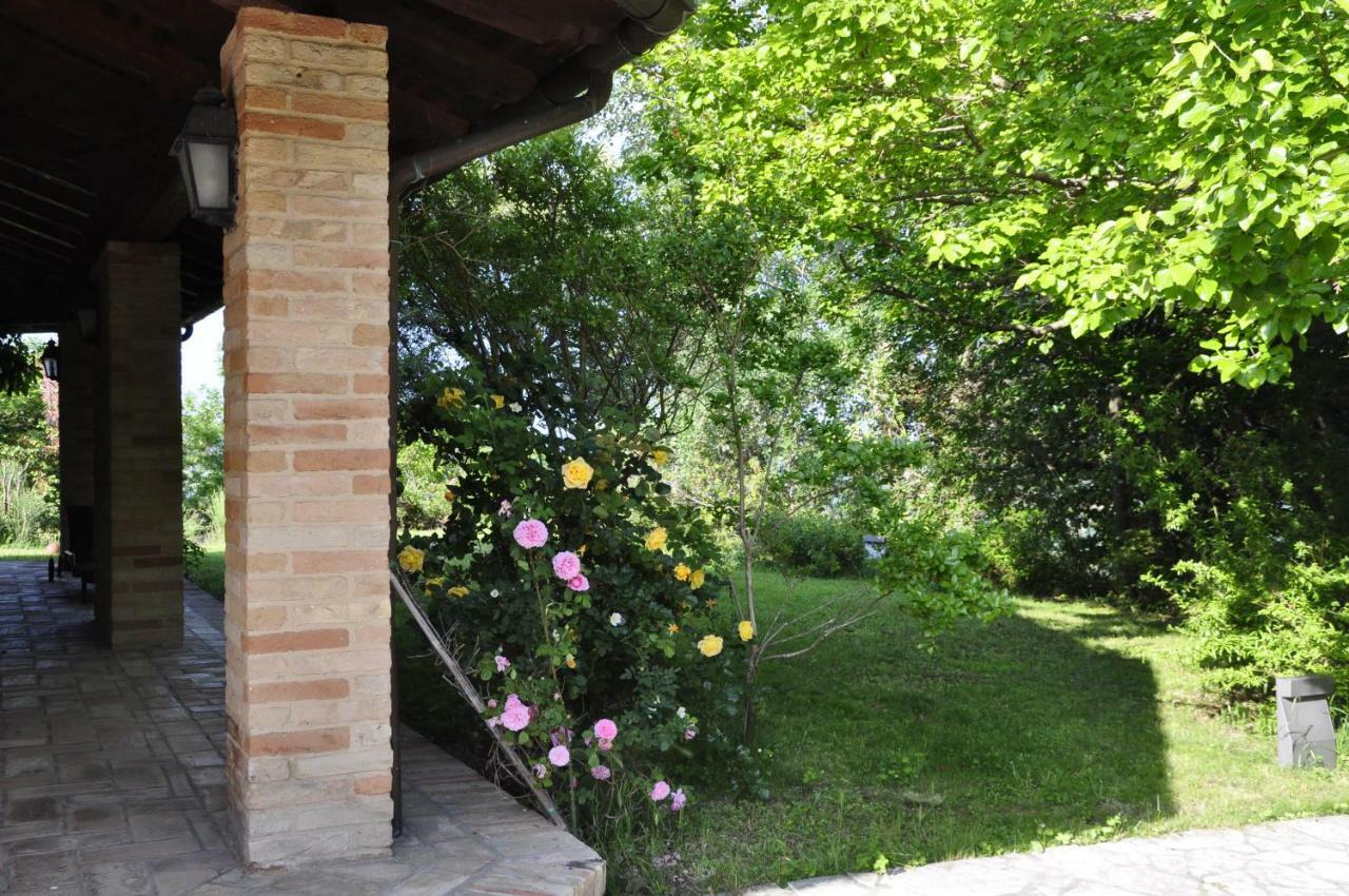 Luci Sui Monti Bed and Breakfast Sarnano Eksteriør billede